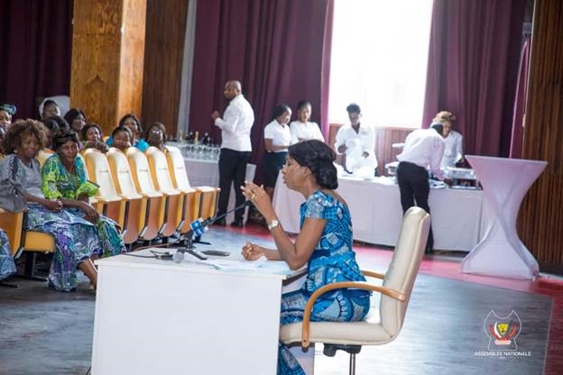 Assemblée nationale  JIF 2020 : Mabunda invite les femmes de l'administration à tenir propre leur milieu de travail