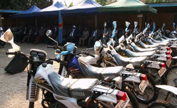 Le PAPAKIN a distribué 155 motos et 92 machines de transformation aux unions du Kwilu